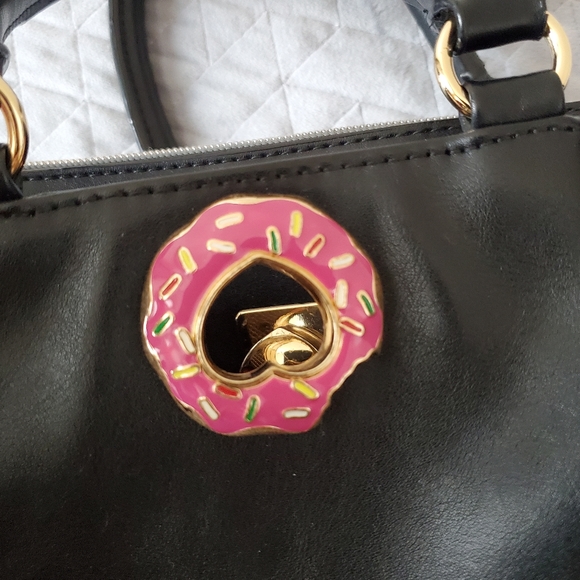 Betsey Johnson black tote with donut shape metal closure - Picture 10 of 15